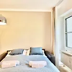 Apartman Design Studio Am See Mit Terrasse, Garten, 40M Vom See - Snug Stays 2