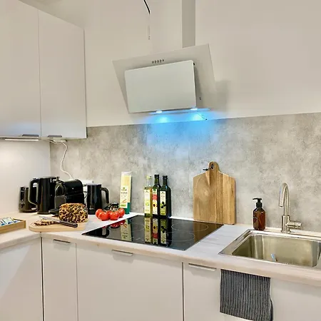 Snug Stays 2 - Design Studio Am See Mit Terrasse, Garten, 40M Vom See Apartamento