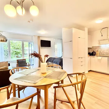 Apartment Design Am Mit Terrasse, Garten, 40m Vom - Snug 2 Worthsee